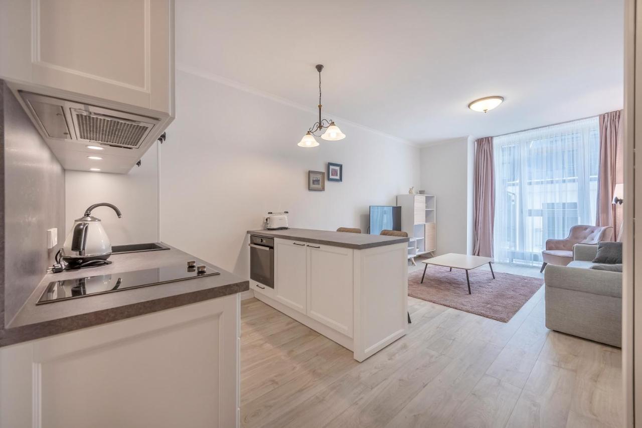 Happy Inn Just Studio, Self Check-In-24X7,Parking-In-The-Underground-Garage VNO Esterno foto