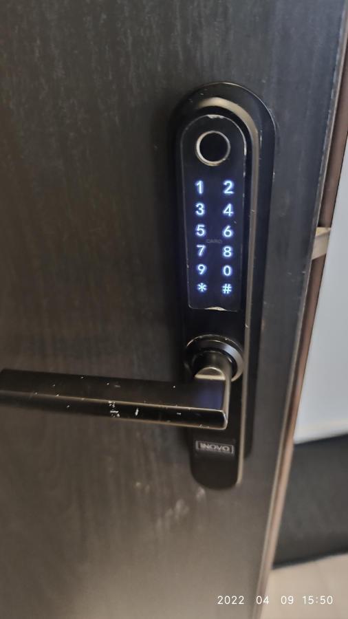 Happy Inn Just Studio, Self Check-In-24X7,Parking-In-The-Underground-Garage VNO Esterno foto